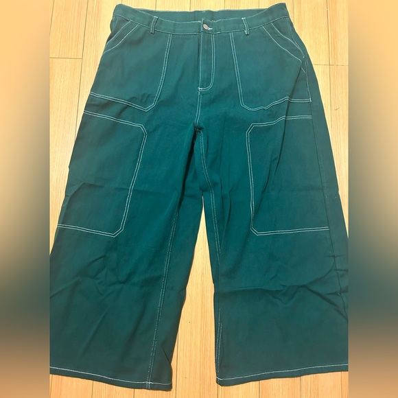 Plus size wide leg, green pants. Brand Cider, unused size 4x/24. - Picture 2 of 3